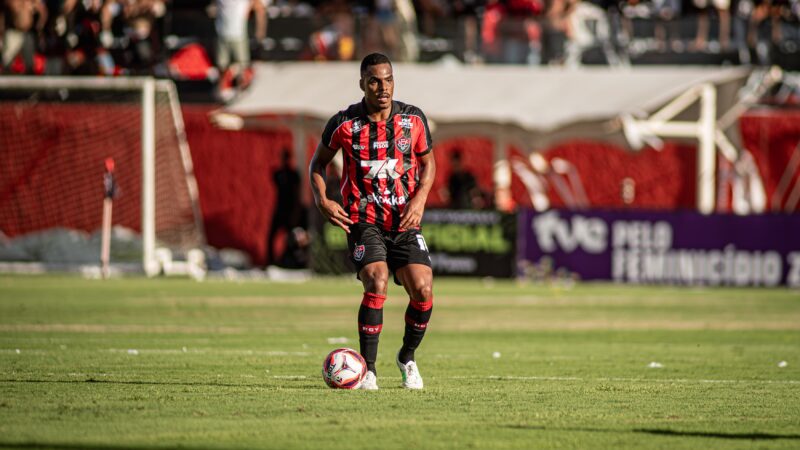 Fortaleza x Vitória: Caíque Gonçalves deixa o jogo machucado no intervalo