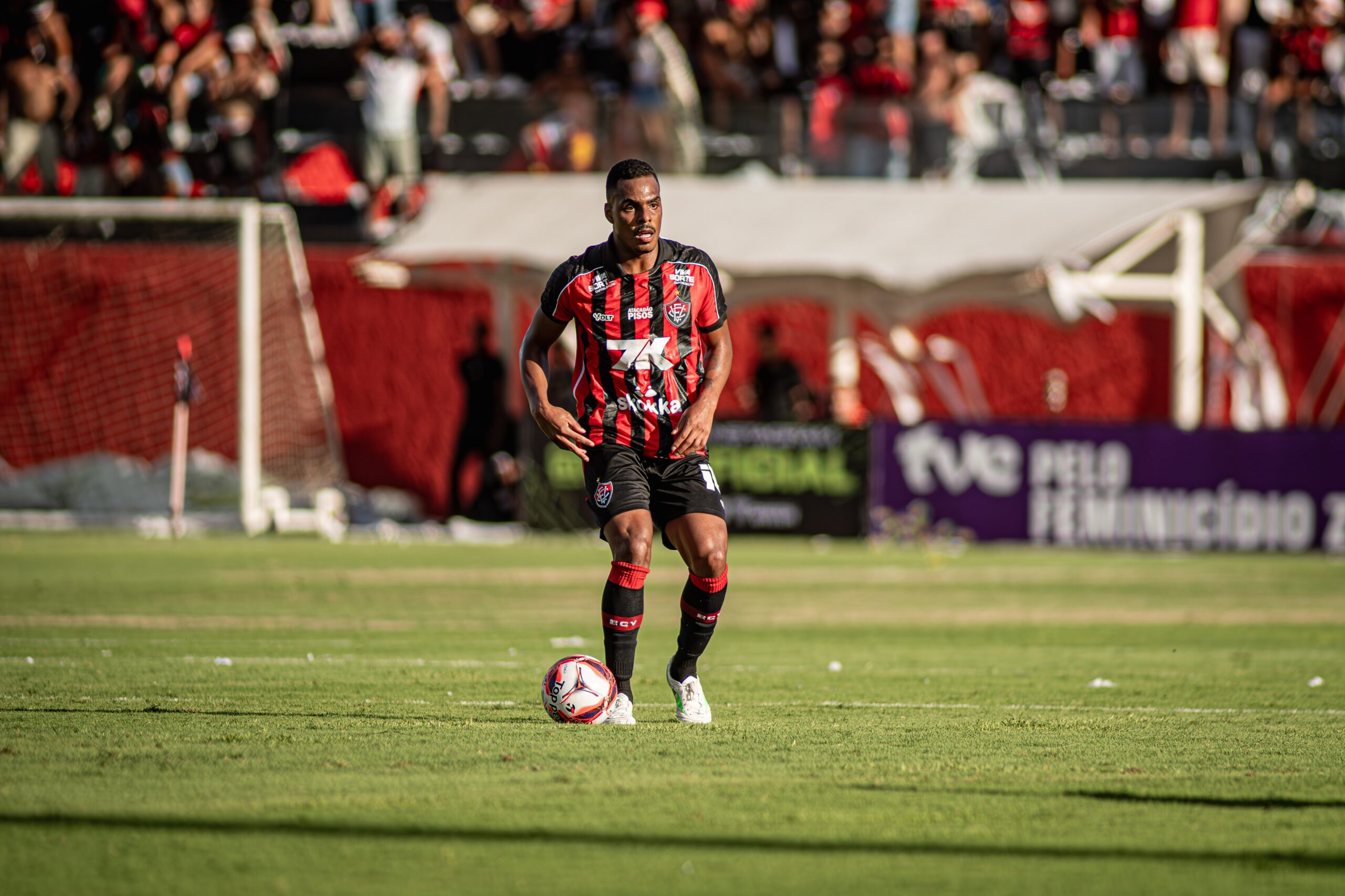 Fortaleza x Vitória: Caíque Gonçalves deixa o jogo machucado no intervalo