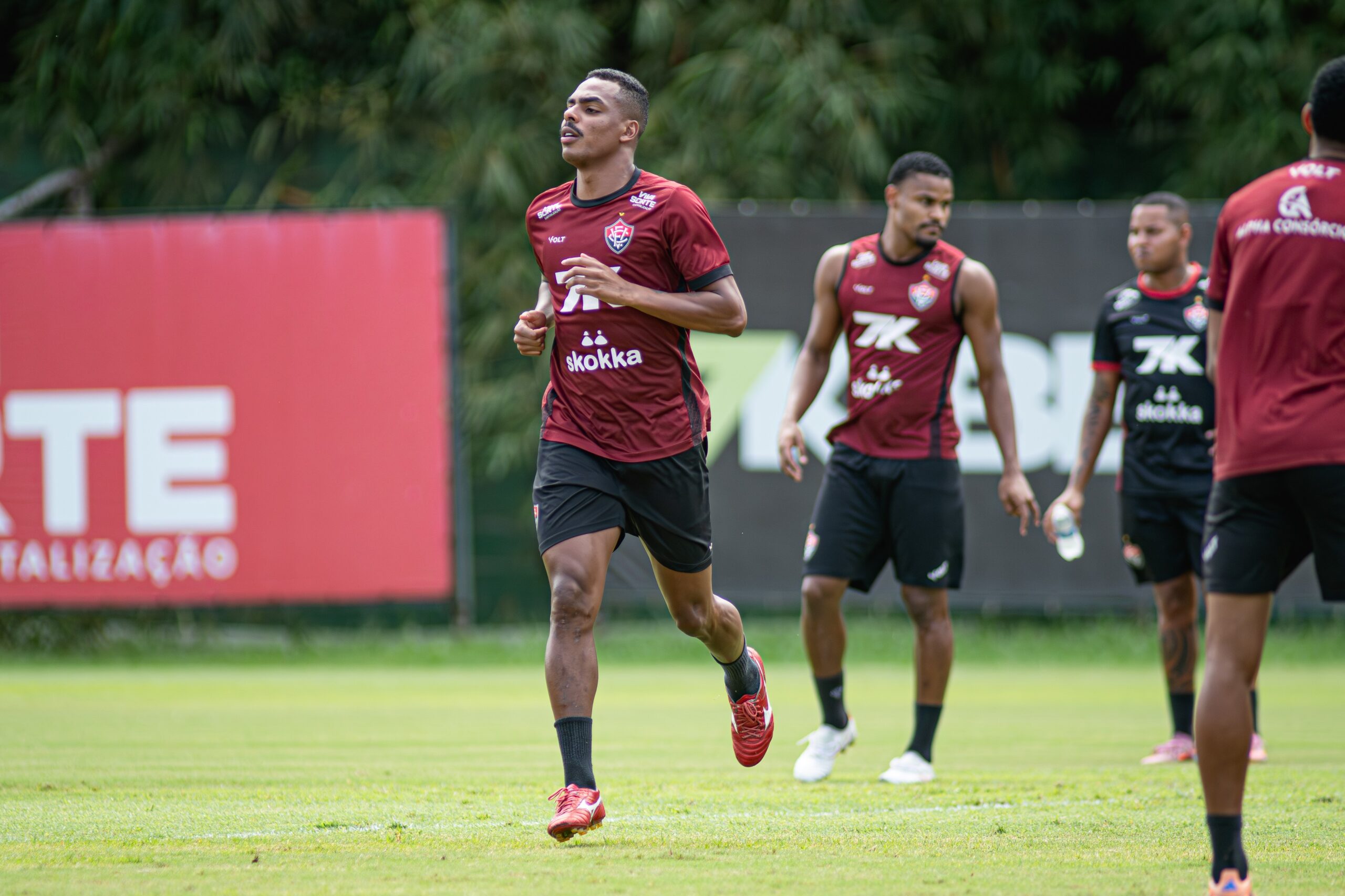 Escalação do Vitória para enfrentar o Fortaleza: veja time provável, dúvidas e desfalques para final