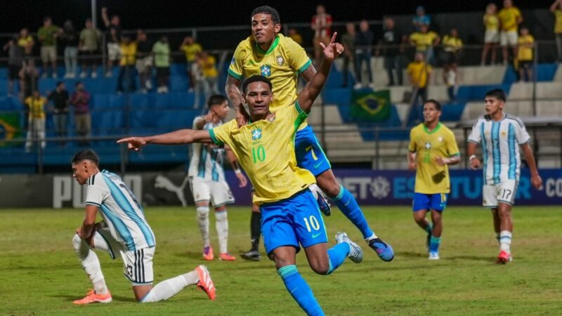 Fifa acata punição a Eduardo Conceição, do Palmeiras, mas Conmebol diminui gancho
