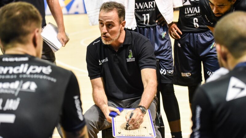 Demétrius é o novo treinador da equipe de basquete do Flamengo