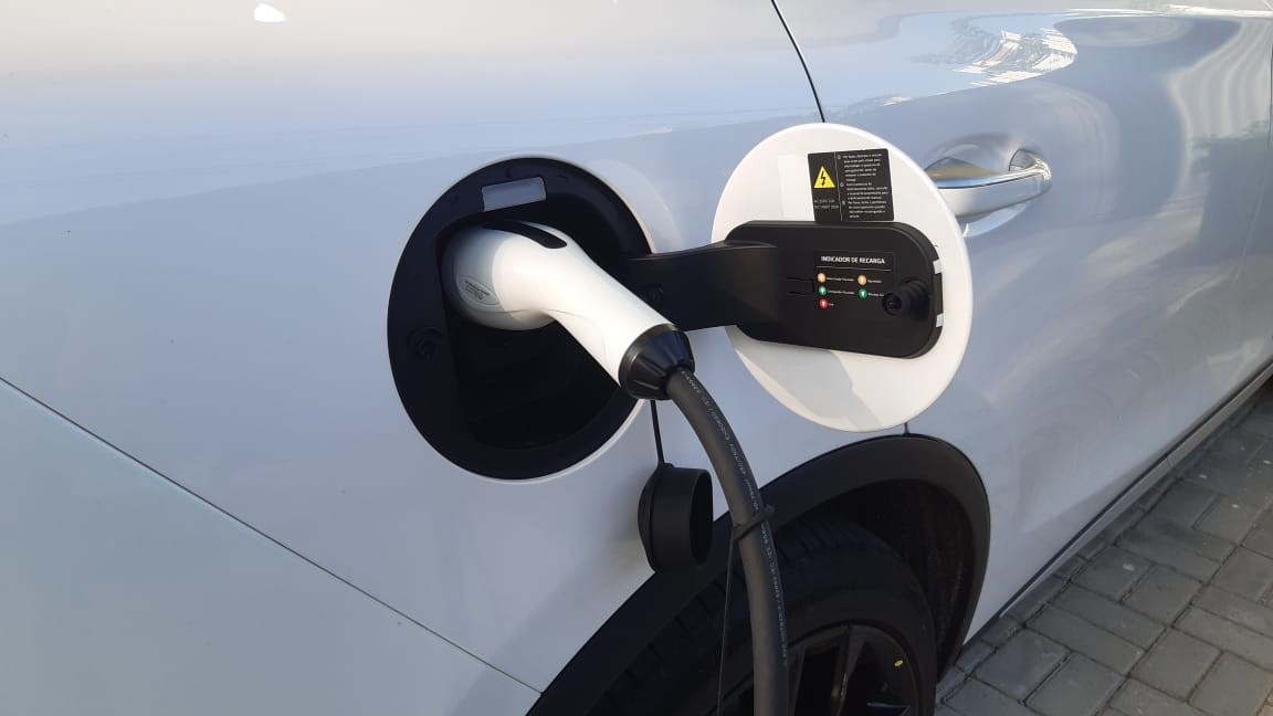Volvo acaba com recarga gratuita e passa a cobrar até R$ 2,90 por kWh em eletropostos