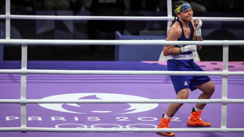 Bia Ferreira é campeã da etapa da China da Copa do Mundo de boxe