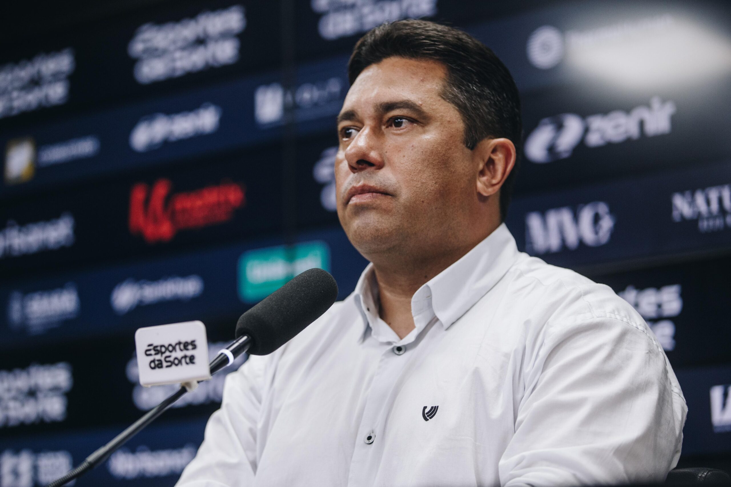 Presidente do Ceará desabafa sobre política no clube: “Fui eleito pela democracia”
