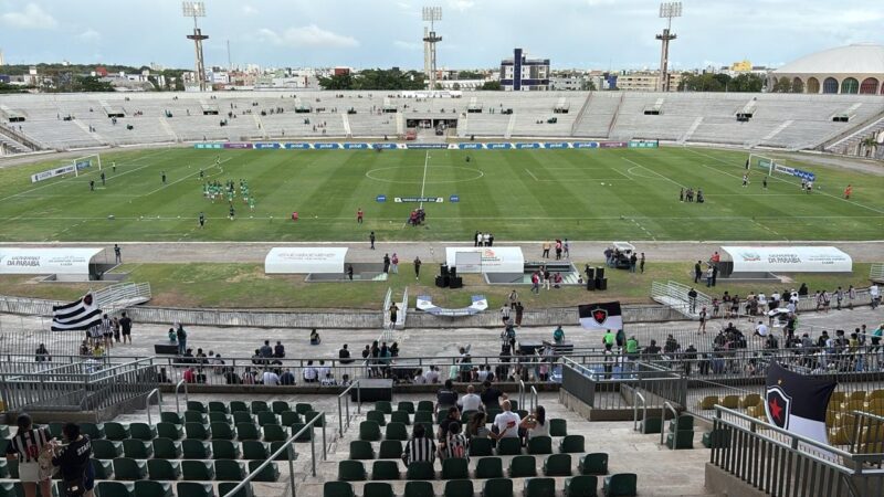 Gramado do Almeidão volta a ser alvo de críticas e reacende novela com o Botafogo-PB