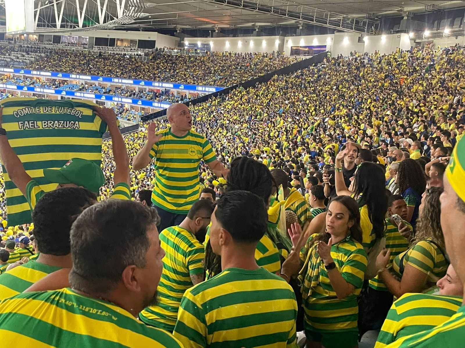 Confira as músicas que vão embalar a torcida brasileira na Copa do Mundo