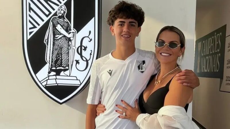 Sobrinho de Cristiano Ronaldo assina contrato com o Vitória de Guimarães, de Portugal