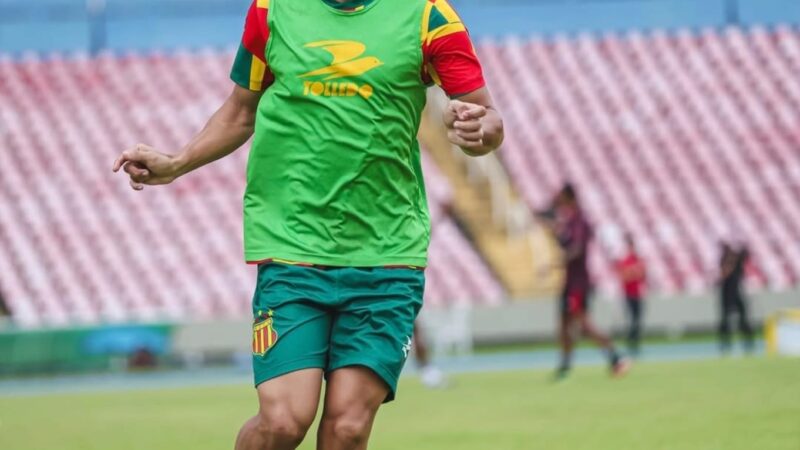 Lesão muscular de Felipinho é grave e atacante será desfalque por pelo menos dois mata-matas