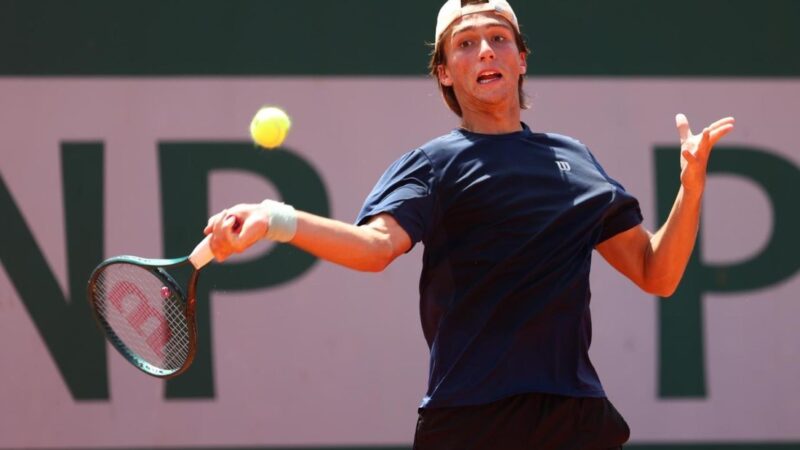 Leonardo Storck é superado por Guto Miguel e para na semifinal de Roland Garros juvenil