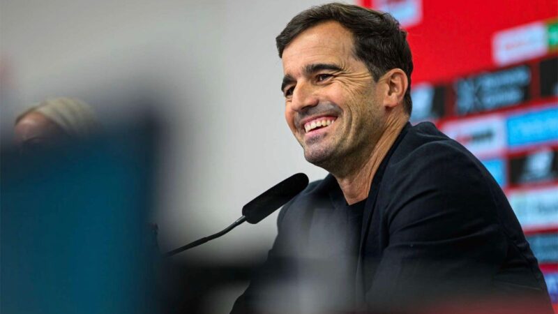 Novo técnico do Bayer Leverkusen promete futebol ofensivo: “Objetivo é deixar os torcedores orgulhosos”