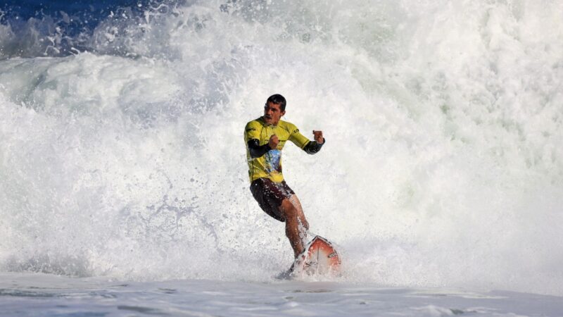 Vitor Ferreira conquista o título do Campeonato Profissional de Surf no Itacoatiara Pro 2026