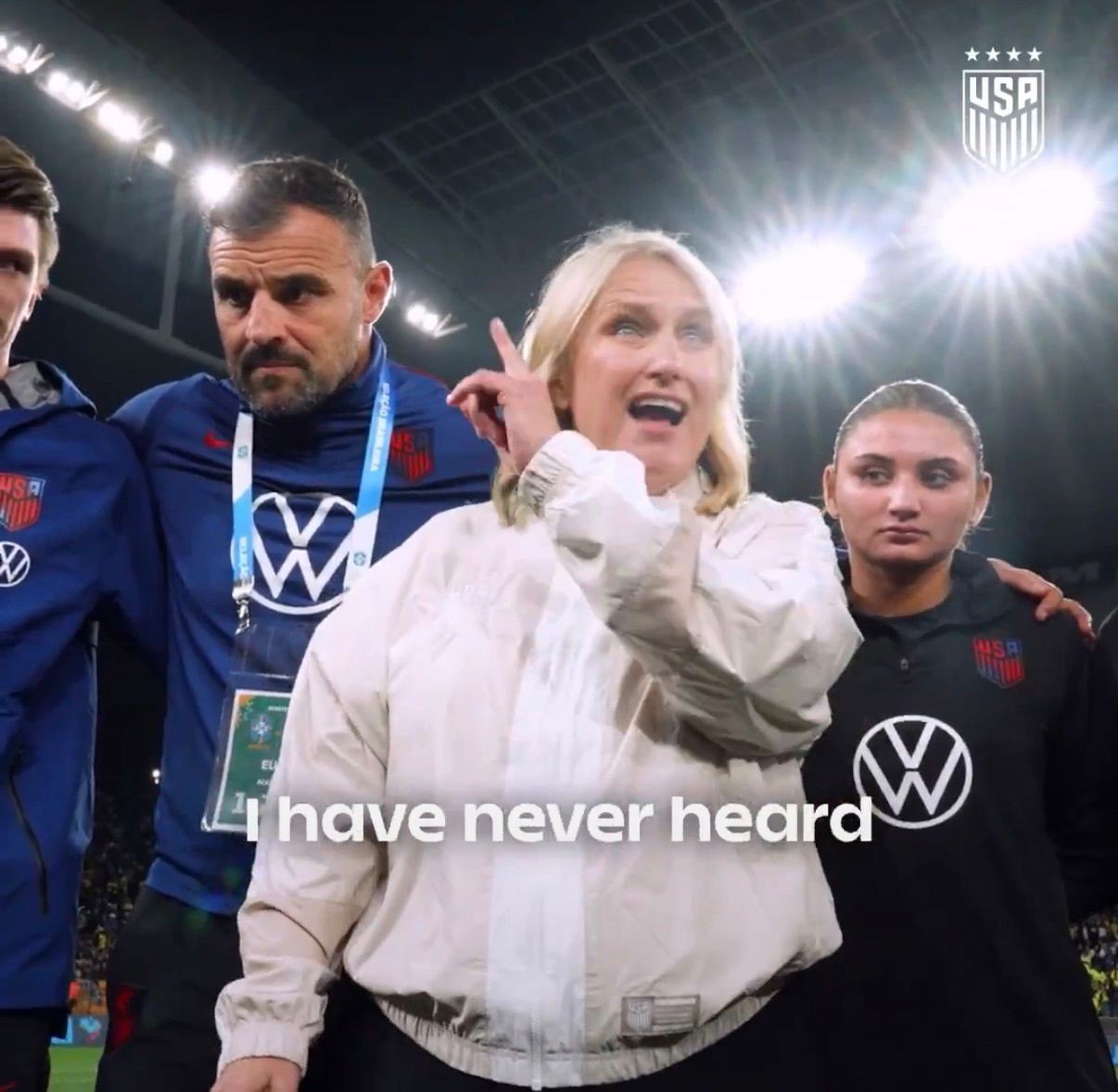 “Nunca vi nada assim”: torcida do Brasil na Neo Química Arena choca técnica dos Estados Unidos