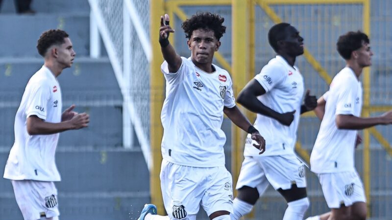 Joia da base do Santos fala sobre ida para sub-17 antes de clássico pelo Brasileiro sub-20: “Ganhar minutos”