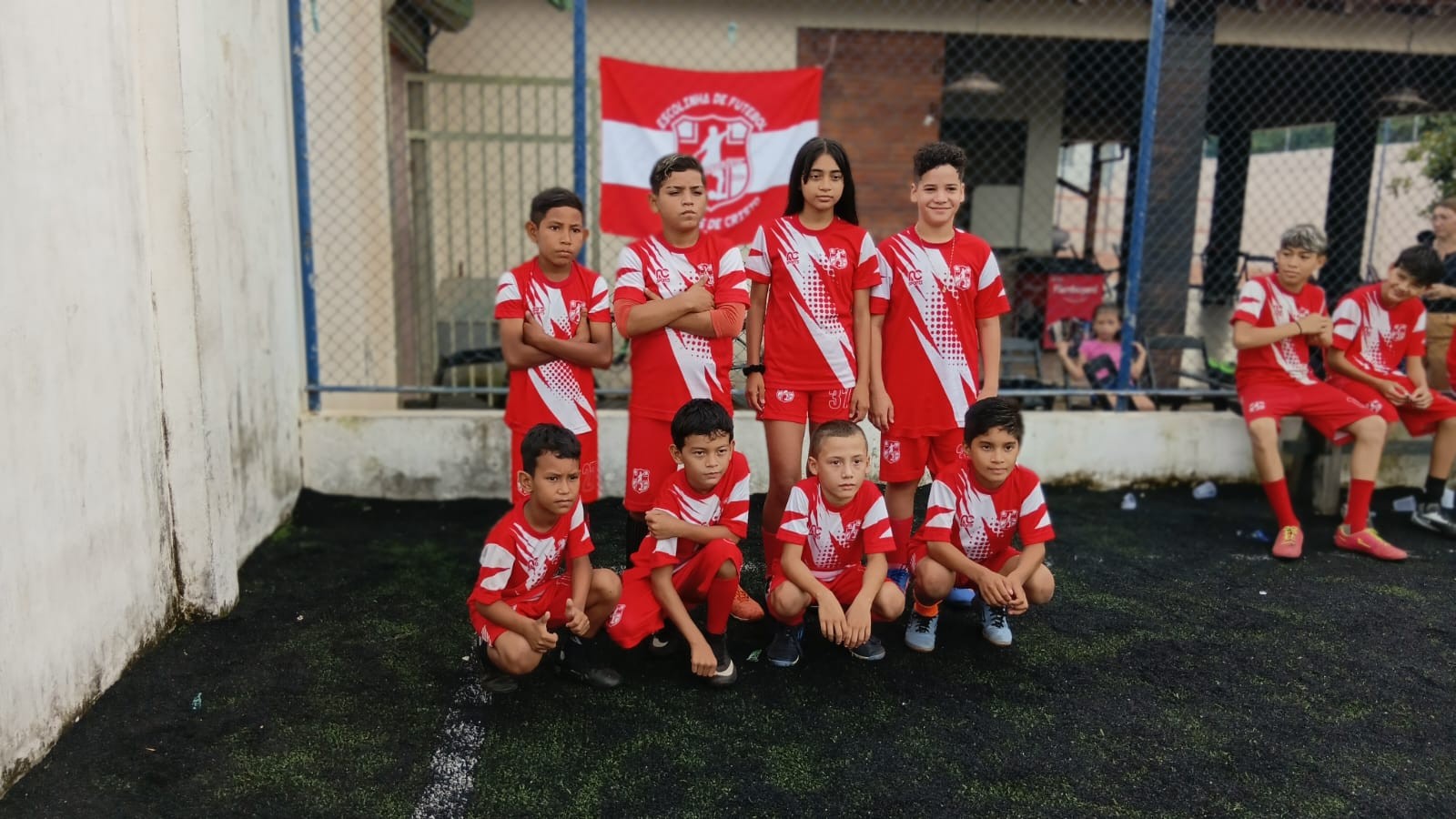 Atletas de Cristo: conheça projeto que atende mais de 100 crianças e adolescentes com atividades de futebol no Juá