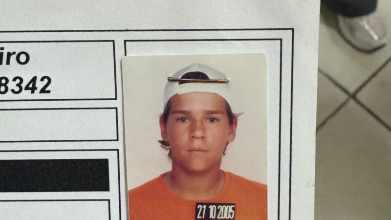 Escola onde Alisson estudou mostra pedido de liberação para jogar e boletim; veja imagens