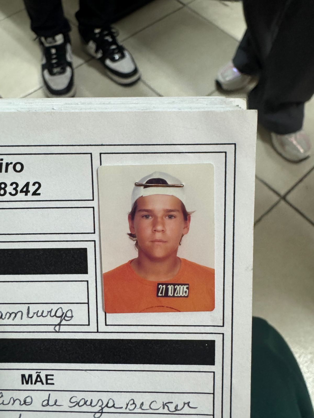 Escola onde Alisson estudou mostra pedido de liberação para jogar e boletim; veja imagens