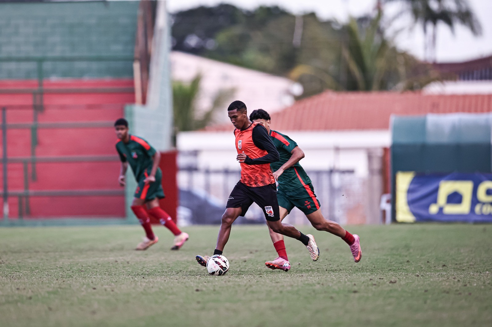 Velo Clube e União São João empatam em jogo-treino no Benitão