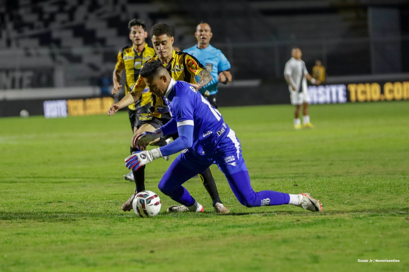 Sequência de erros bizarros da Ponte termina em gol do Novorizontino; veja vídeo