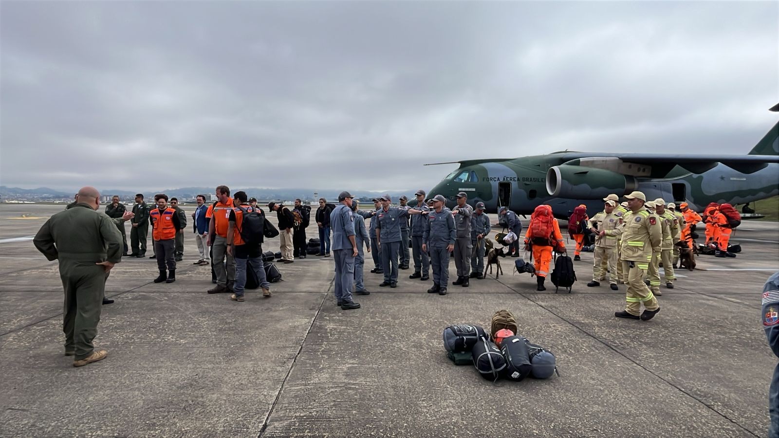 Força Aérea Brasileira chega à Venezuela; outros dois aviões devem decolar rumo ao país neste sábado
