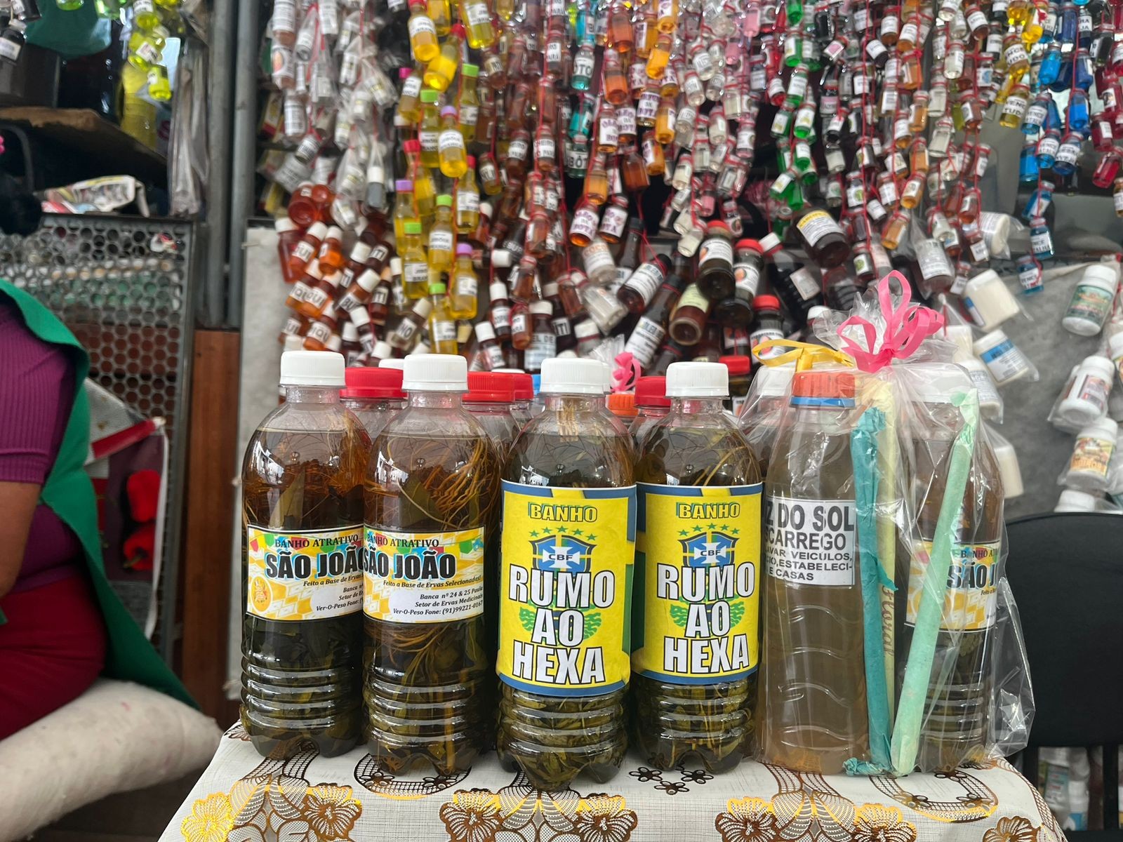 Rumo ao hexa: erveira do Ver-o-Peso lança banho de cheiro especial para apoiar a seleção brasileira