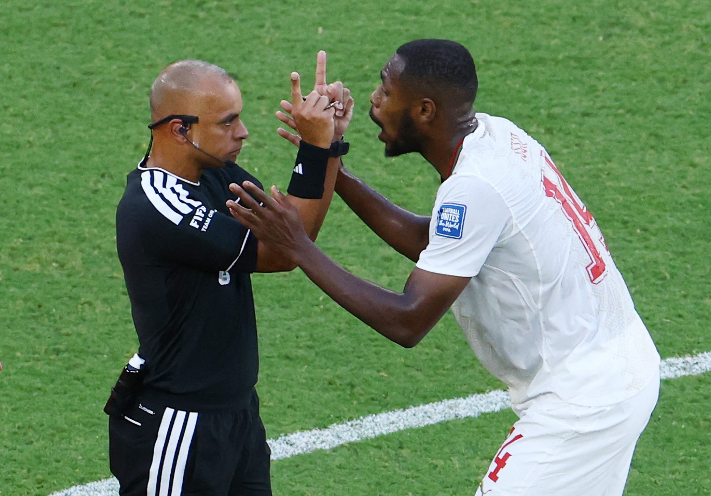 “Showman Wilton Pereira Sampaio”: arbitragem de Holanda x Marrocos gera reações na web