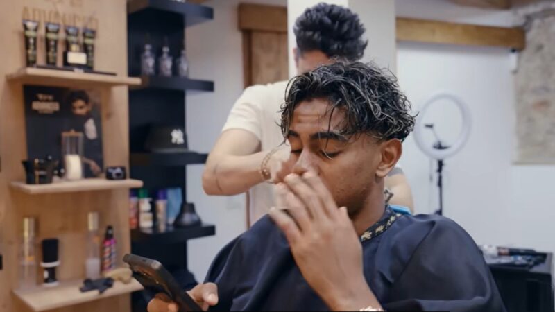 Lamine Yamal classifica Neymar como o jogador que mais gosta de acompanhar: “Meu ídolo”