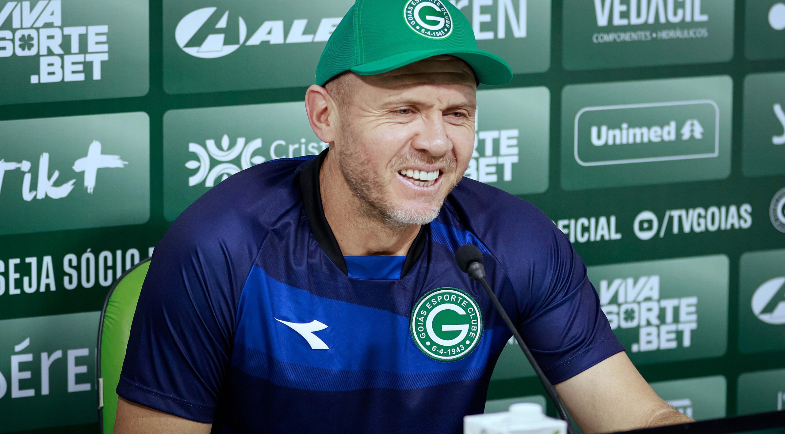 Mozart assume Goiás com meta definida: “Ser o único treinador com três acessos seguidos”