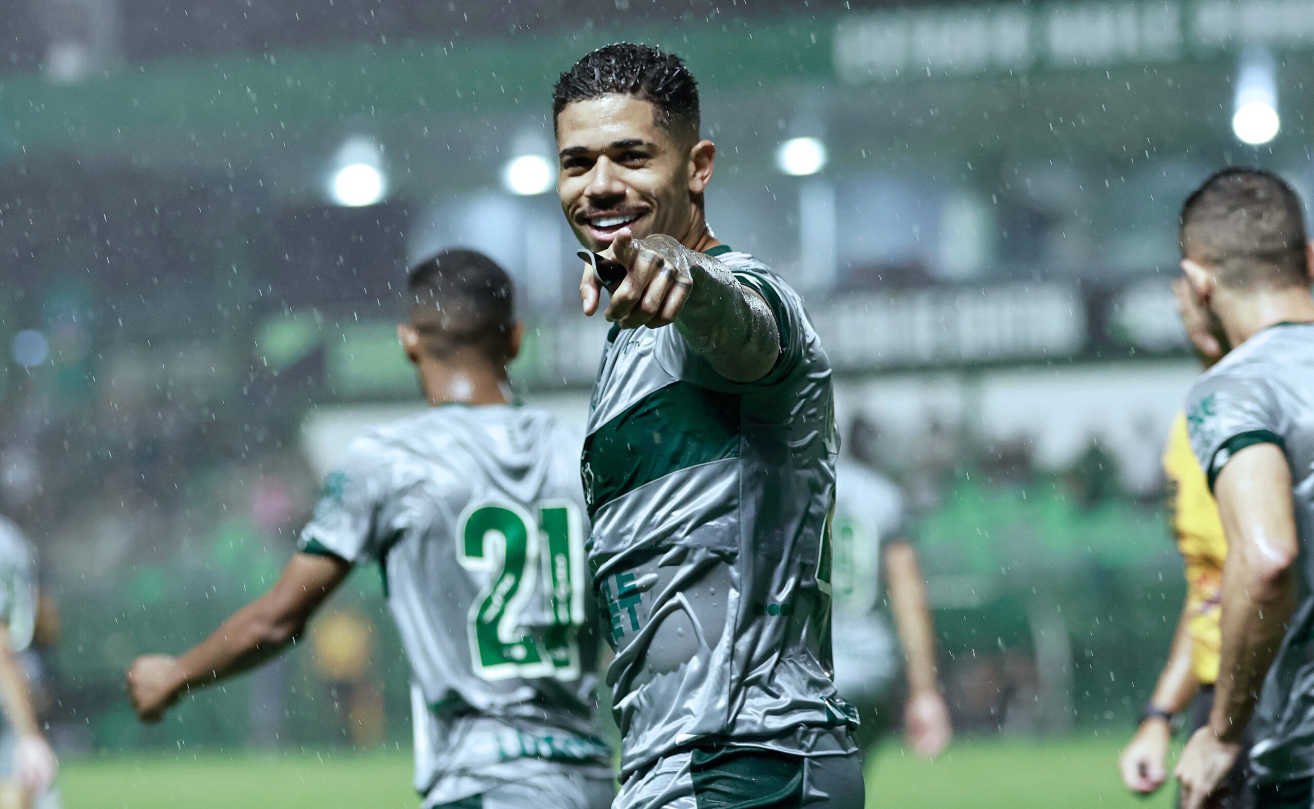 Grêmio acerta empréstimo de lateral-direito Diego Caito, do Goiás