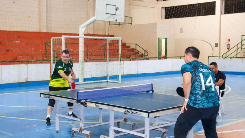 Em Brasiléia, evento de tênis de mesa tem oficina para crianças, treino para jovens atletas e torneio