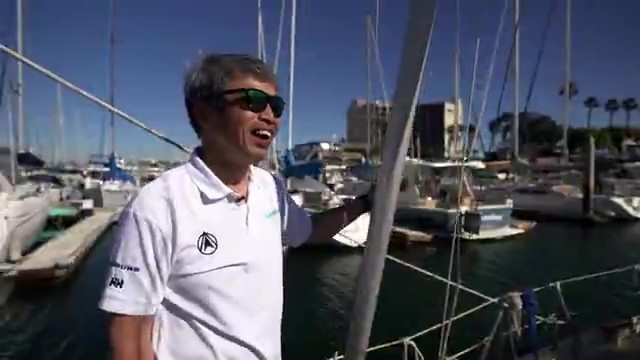 A história do navegador cego que decidiu cruzar o Pacífico sozinho em veleiro: ‘o barco é mais seguro para mim do que a terra’