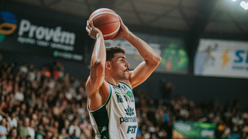 Bauru Basket renova com Gustavo Santana para a temporada 2026/27