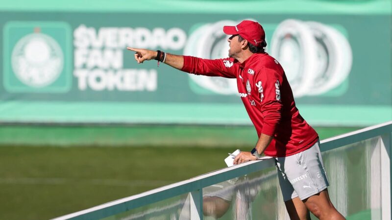 Escalação do Palmeiras: Abel comanda treino tático e tem participação de Vitor Roque