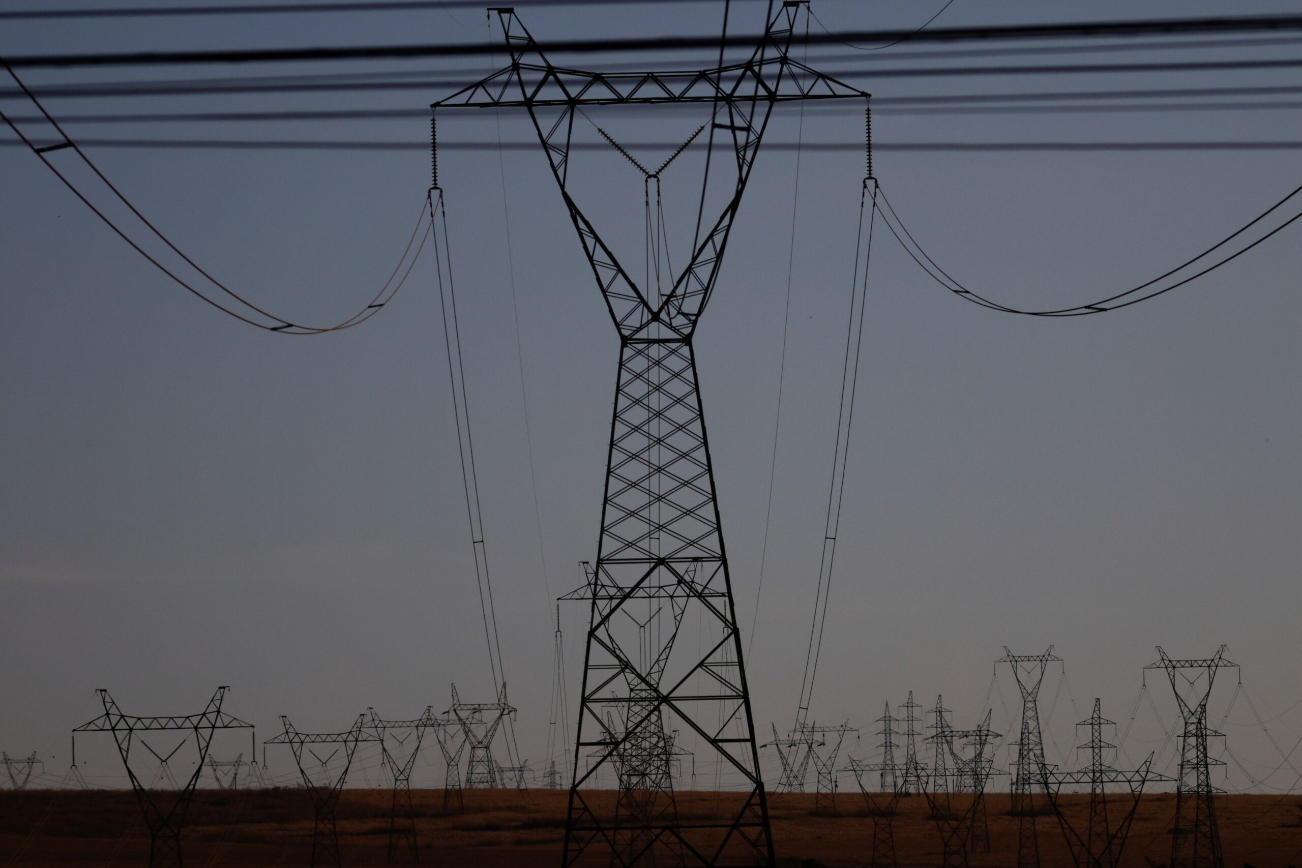 El Niño: governo antecipa contratos de reserva de energia para garantir abastecimento e evitar efeitos do fenômeno