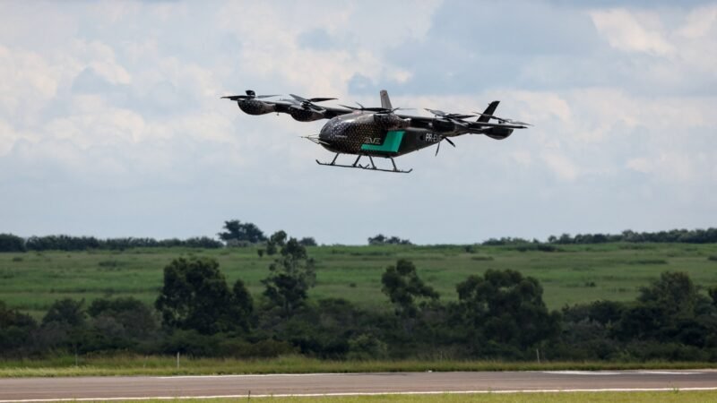 Empresa da Embraer anuncia acordos para encomendas de até 46 ‘carros voadores’ com clientes dos EUA e da Suíça