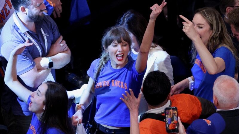 Taylor Swift e Travis Kelce convidam quinteto campeão dos Knicks para casamento no MSG