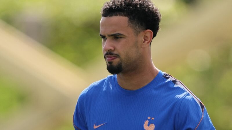 Campeão da Champions pelo PSG, ainda não jogou na Copa e vive frustração na França, diz jornal