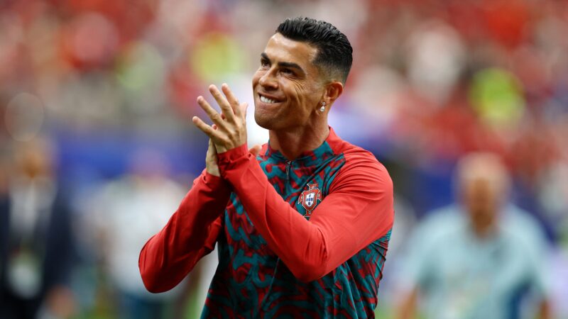 É #FAKE vídeo de show de drones na Ilha da Madeira em tributo a Cristiano Ronaldo após derrota na Copa; cena foi feita com IA