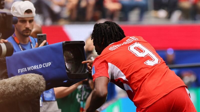 Manzambi desbanca Yamal, Doué e Güler e desponta como revelação da Copa antes das oitavas
