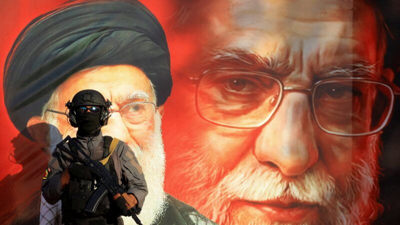 Irã transforma funeral de Ali Khamenei em demonstração de poder