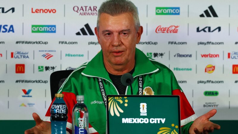 Técnico do México critica Fifa por possível troca de horário de jogo: “É um verdadeiro soco no estômago”