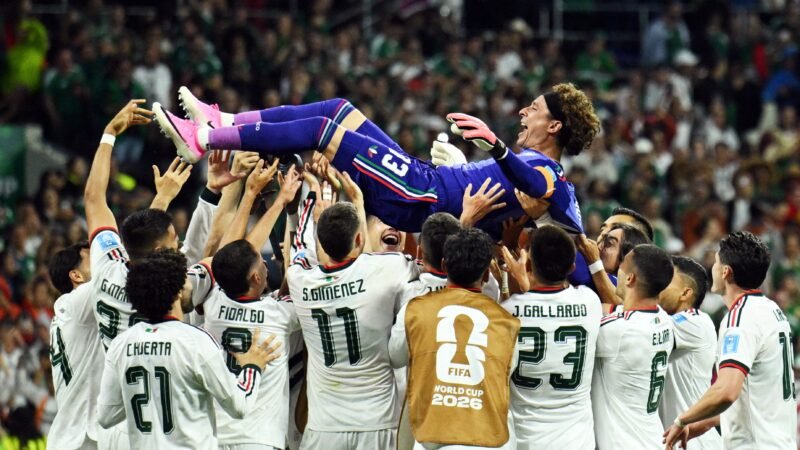 Lenda da seleção mexicana, goleiro Ochoa anuncia aposentadoria