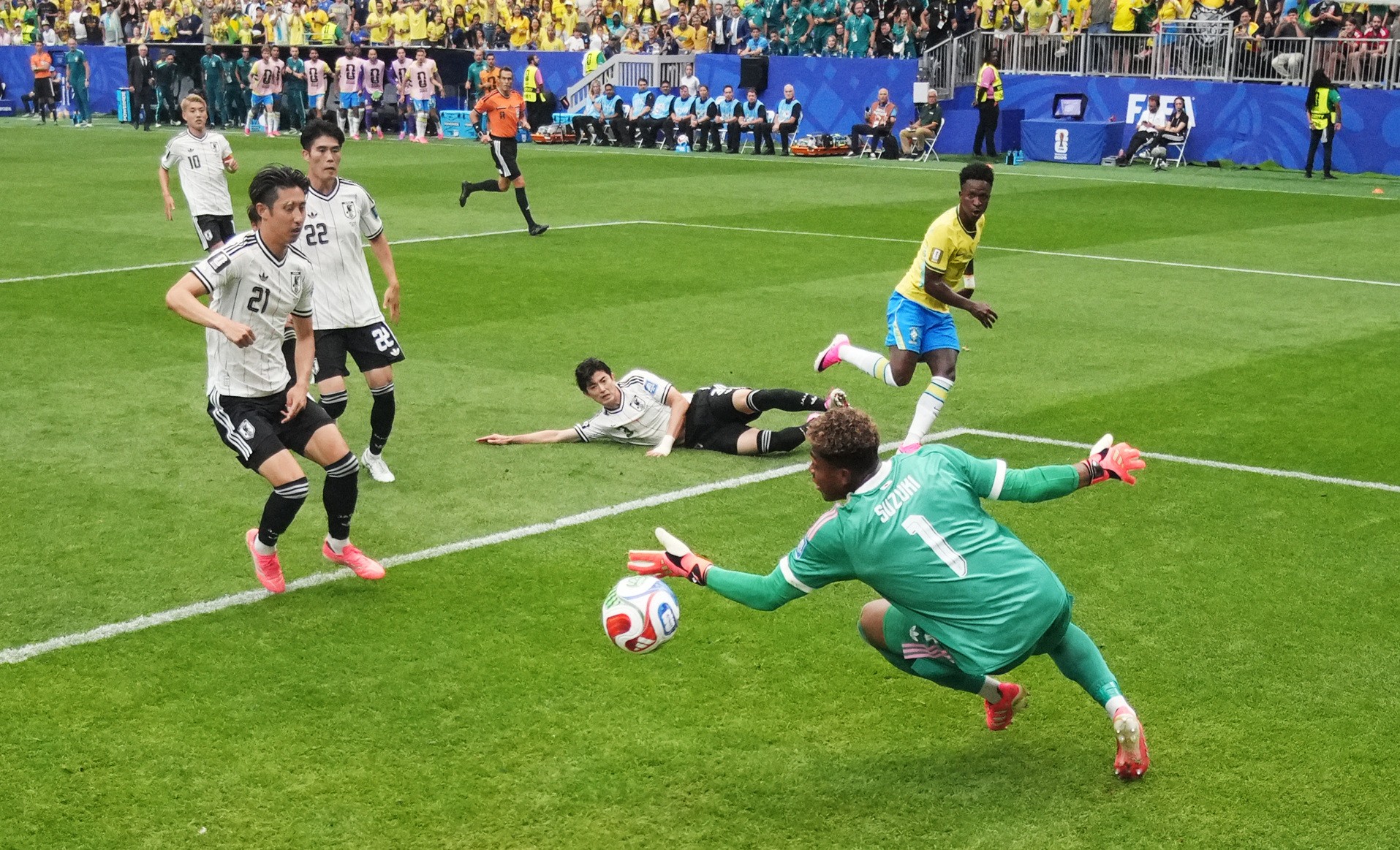 Não é só Vini Jr: veja lista de quase golaços em Copa do Mundo
