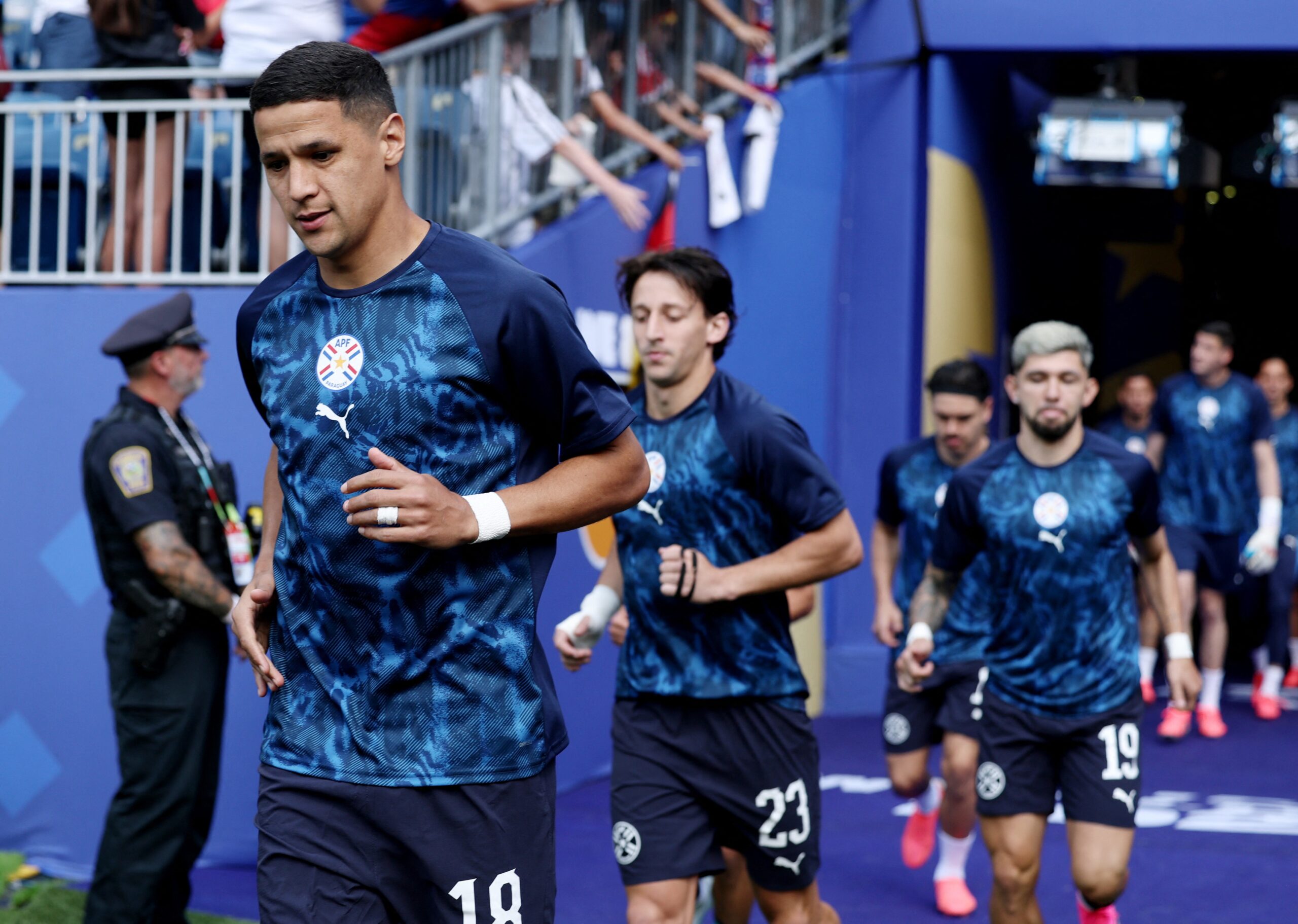 Veja o perfil e os nomes analisados pelo Inter para substituir Borré