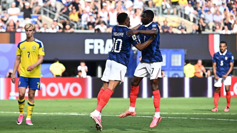 Quem para? Dupla artilheira da França só não fez mais gols que duas seleções nesta Copa