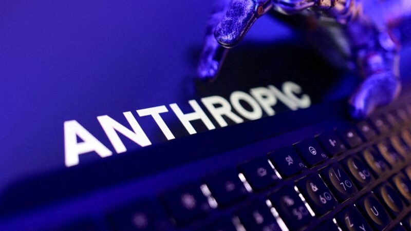 EUA suspendem restrições, e Anthropic libera acesso global a modelos avançados de IA