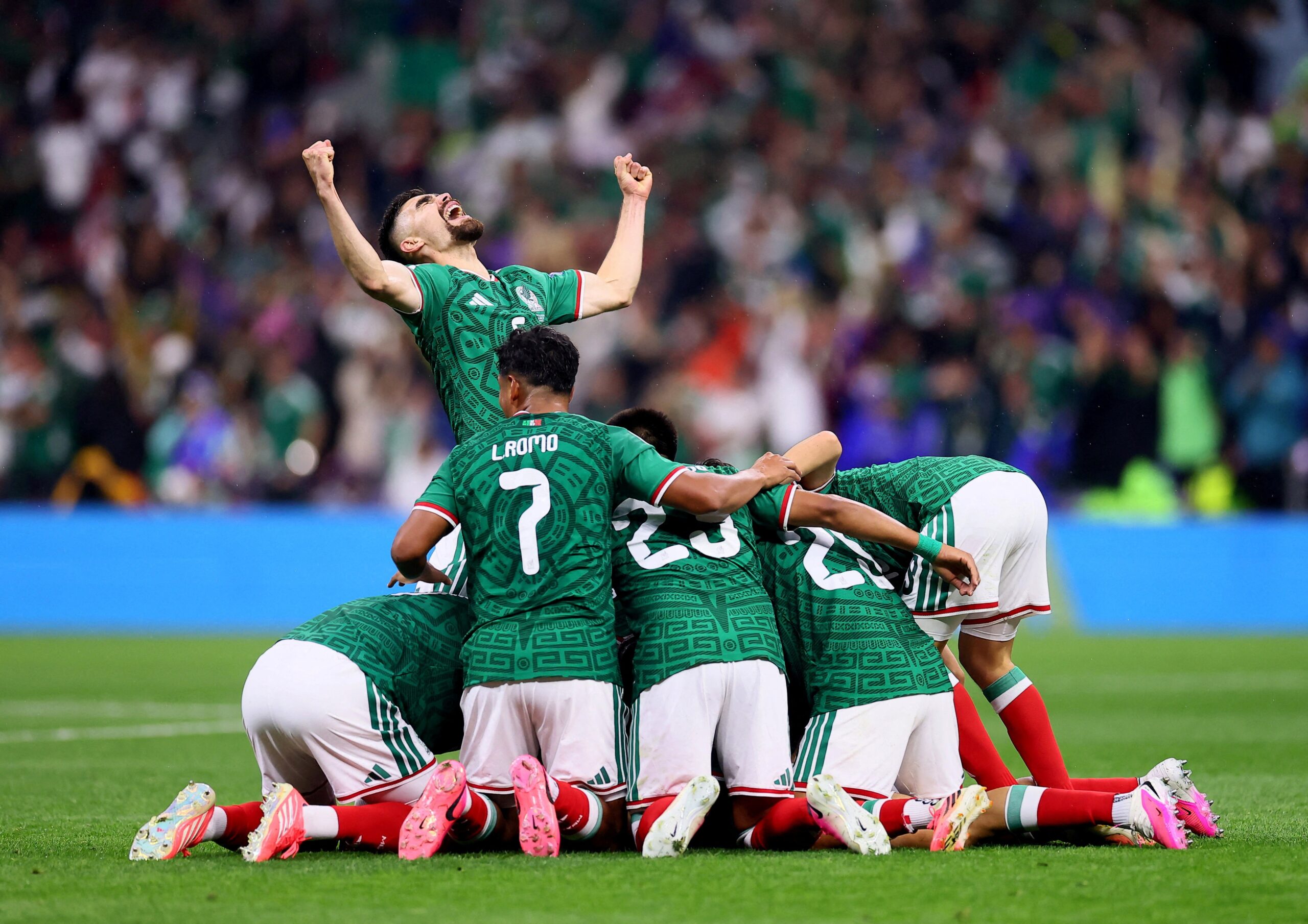 México encerra “maldição do jogo cinco” após 40 anos e garante mais um mata-mata no Azteca