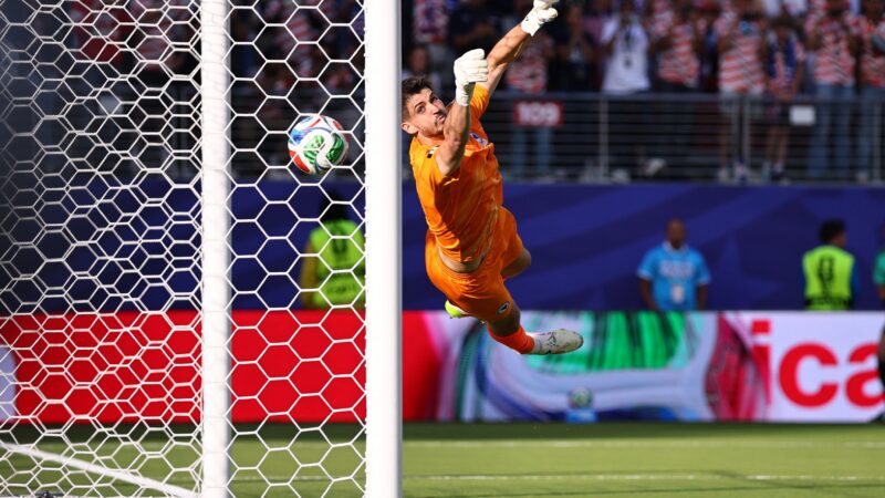 Redes sociais não perdoam goleiro da Bósnia em gol dos Estados Unidos: “Mão de alface”