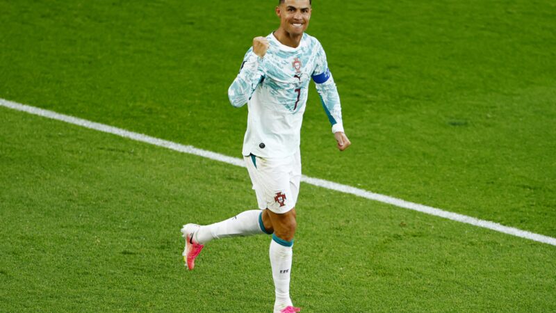 Web vai à loucura com primeiro gol de Cristiano Ronaldo em mata-mata de Copa: “Sai zika!”