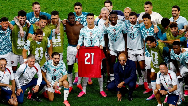 Cristiano Ronaldo veste camisa de Diogo Jota após vitória contra a Croácia; relembre acidente que matou jogador