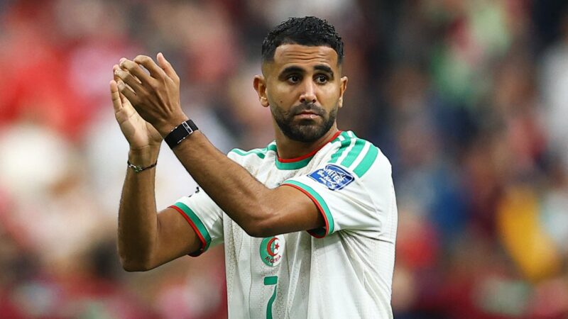 Eliminado da Copa, Mahrez se despede da seleção argelina: “Foi meu último jogo”